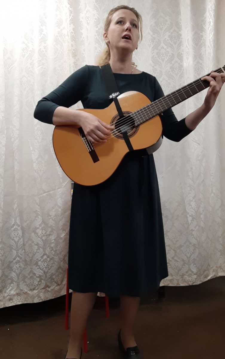 Поэт и бард Люда Щербакова